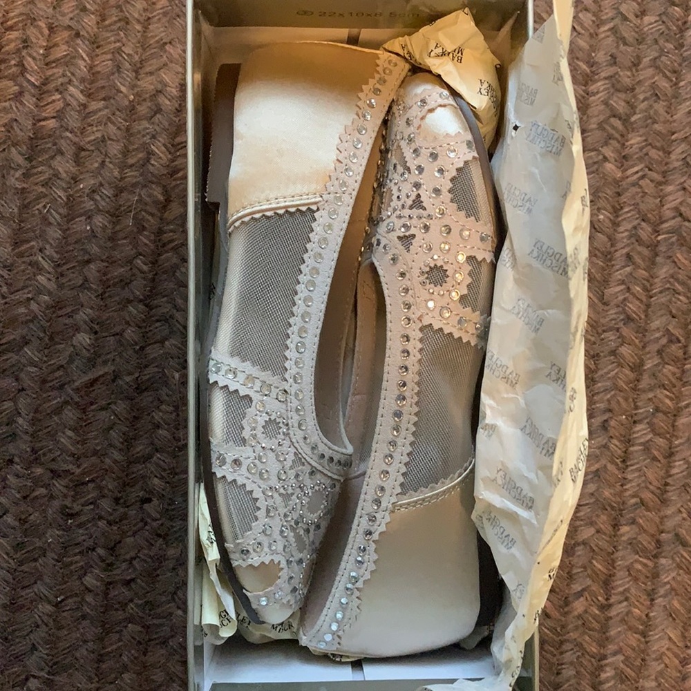 Badgley Mischka flower girl shoes. Never worn, in box